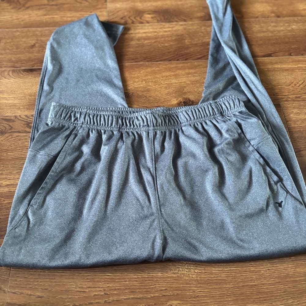 Old Navy Gray Sweatpants Active tapered go-dry in size L - Picture 2 of 6